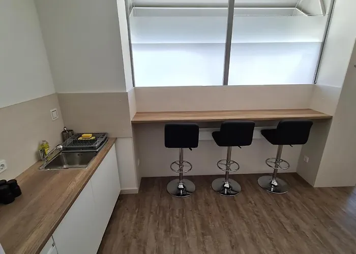 Cabin Hostel Хостел Любляна